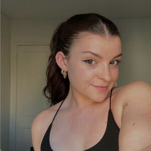Meet your Posher, Ella
